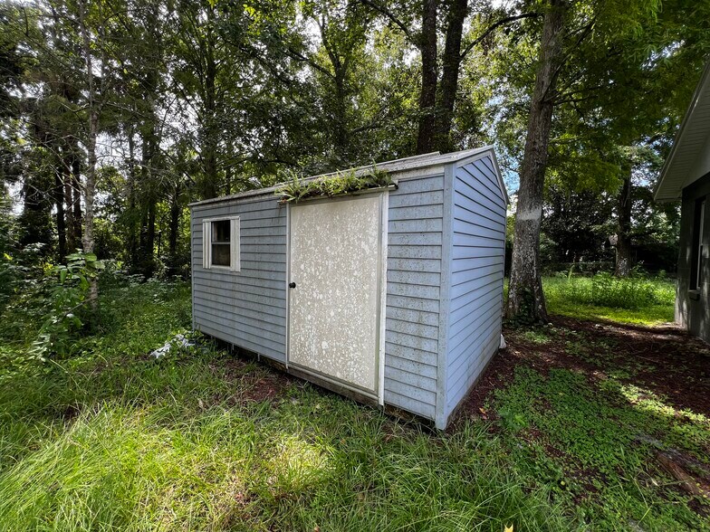Shed - 105 Lido Rd
