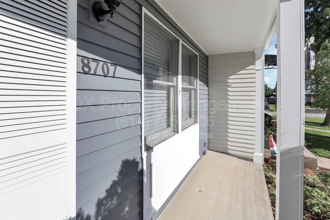 Building Photo - 8707 Glencanyon Dr