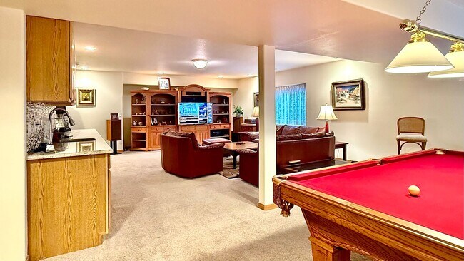 Building Photo - Warm & Spacious Woodmoor Home in a Fantast...
