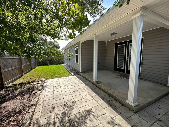 Building Photo - 4 bedroom 2 bath craftsman style home for ...
