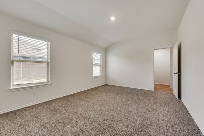 Building Photo - Beautiful 3-Bedroom Home in Aubrey ISD – Built in 2023!