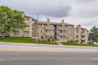Building Photo - 2929 W Floyd Ave
