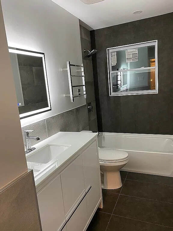 Building Photo - 1029 Commack Rd