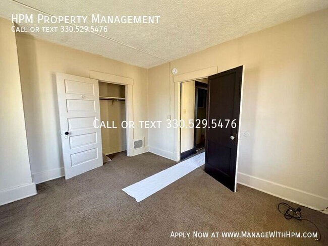 Building Photo - 1538 Woodland Ave NW
