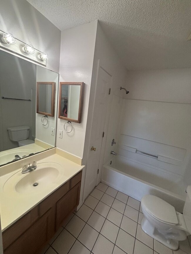 Building Photo - 565 Florosa Ct