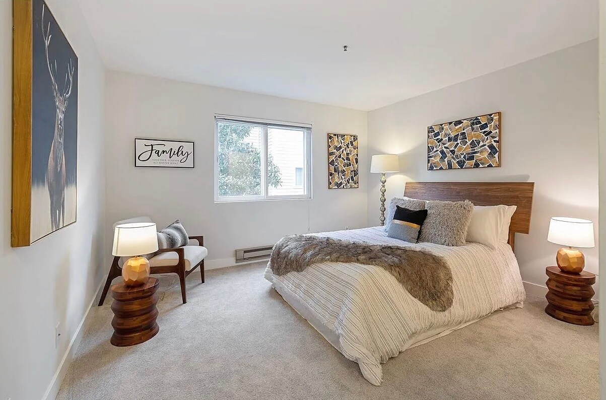 Building Photo - 6400 Christie Ave