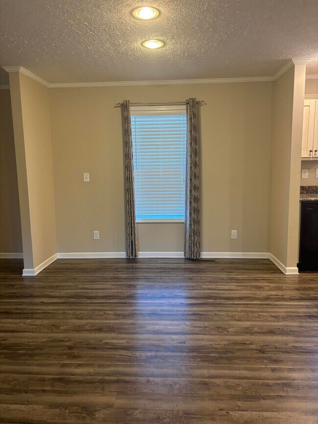 Building Photo - 205 Joy Rd