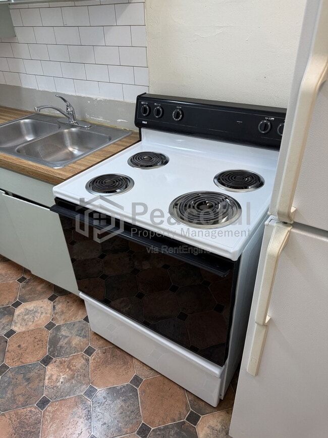 Building Photo - 417 Wall St