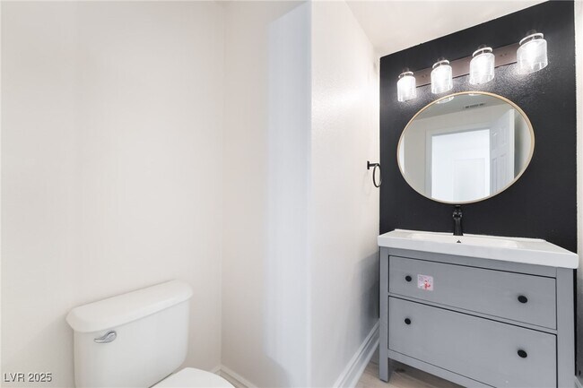 Building Photo - 299 Queen Creek Cir