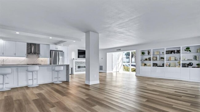 Building Photo - 855 Bayway Blvd
