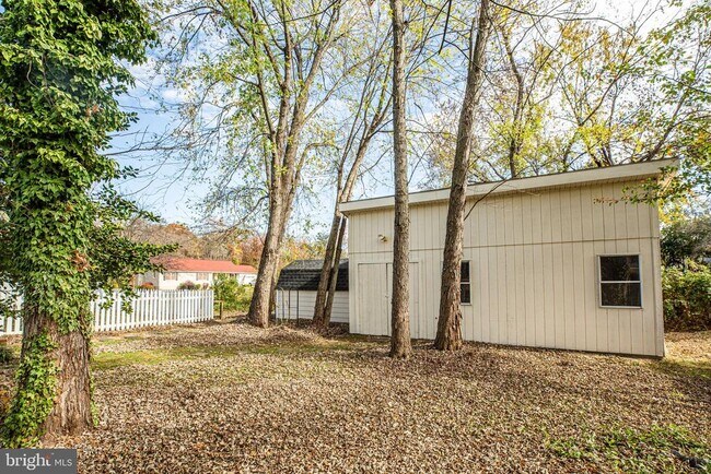 Building Photo - 1445 Heatherstone Dr