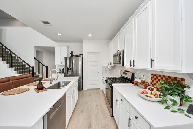 Building Photo - 30119 Gallatin River Ln