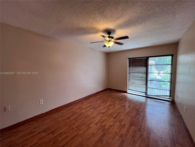 Building Photo - 2750 N 34th Ave