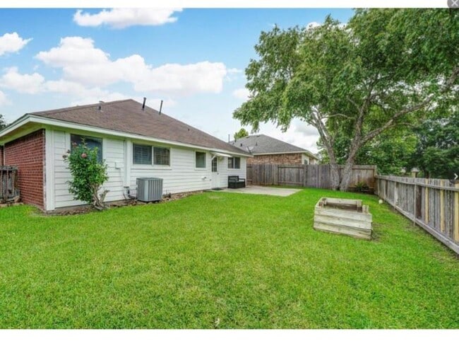 Building Photo - 7075 Gentle Breeze Dr