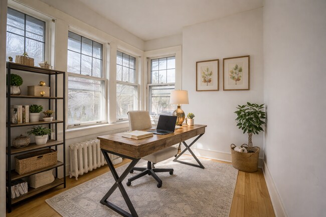 Building Photo - 2222 E Park Pl