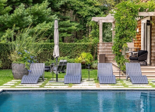 Building Photo - 41 Deep Woods Ln