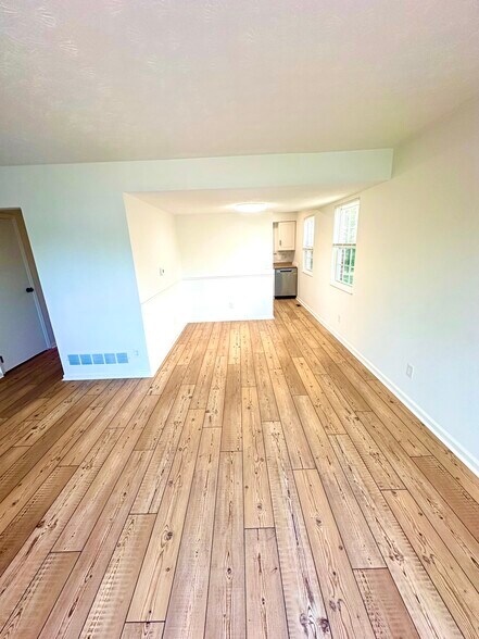 Building Photo - 7614 Pons Ln