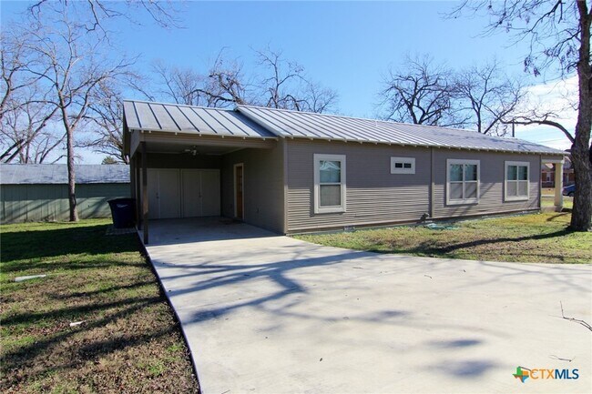Building Photo - 257 E Garza St