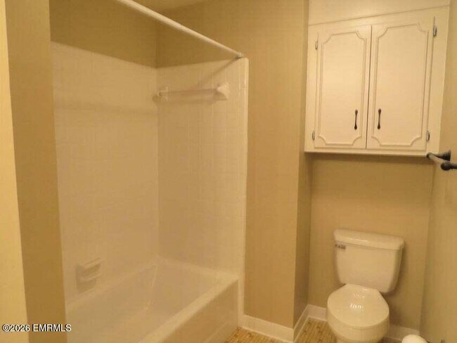 Building Photo - 8410 Cedar Ridge Cir