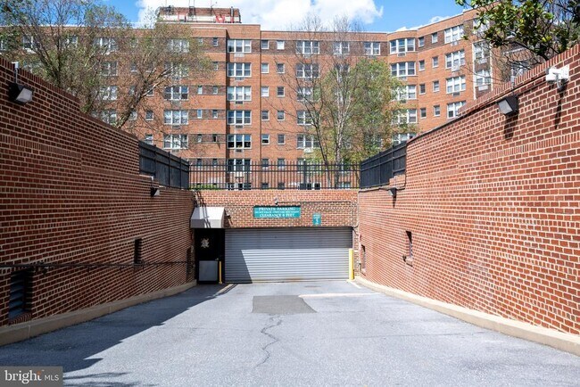 Building Photo - 2500 Q St NW
