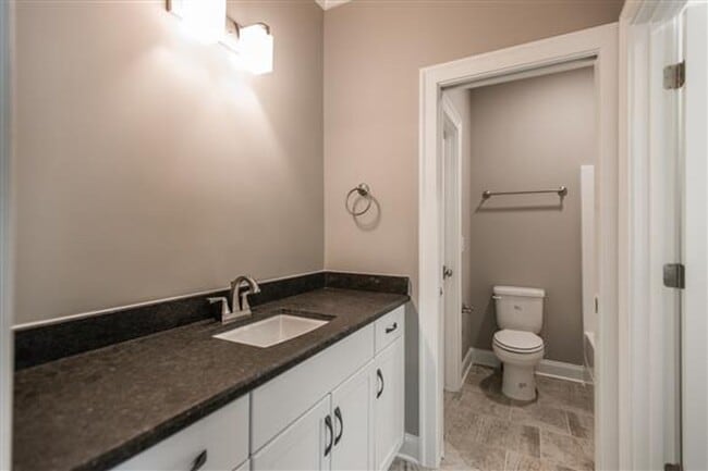 Building Photo - Huge East Nashville Home just steps to the...