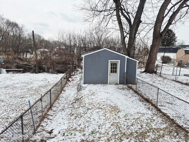 Building Photo - 124 Willow St