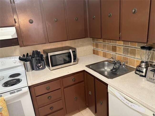 Building Photo - 4101 Indian Creek Dr