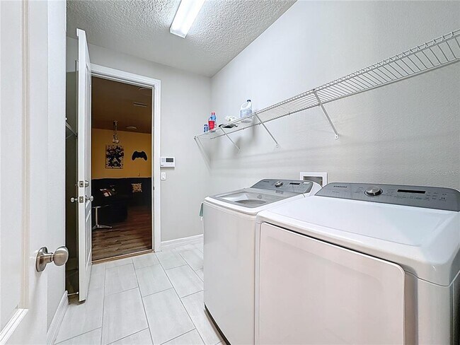 Building Photo - 2232 Bur Oak Blvd