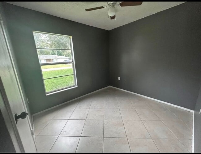 Building Photo - DeBary 3 Bedroom 1 Bath $1850.00 Month Call Carole Arcaro 386-216-4900 Deltona Lakes Realty