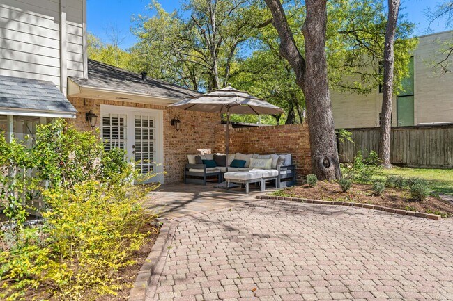 Building Photo - 11739 Wood Ln