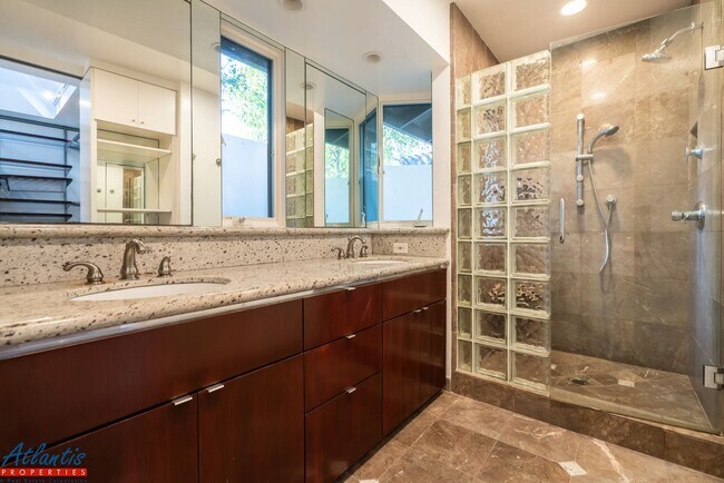 Building Photo - Beautiful Los Gatos Home | Remodeled | Swi...
