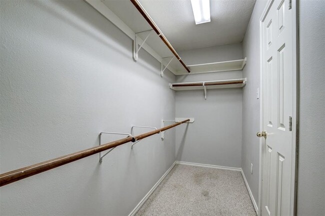 Building Photo - 12130 Piney Bend Dr