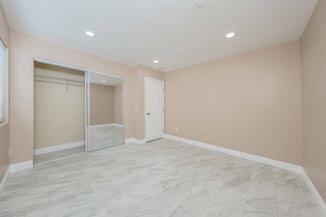 Building Photo - 12541 Fletcher Dr