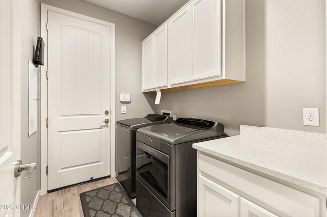 Building Photo - 3859 E Welton Ln