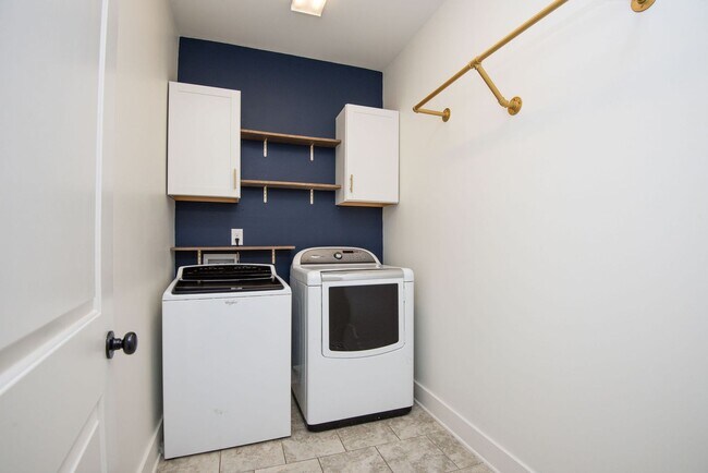 Building Photo - Former Model Home in the highly coveted Jackson Hills subdivision!