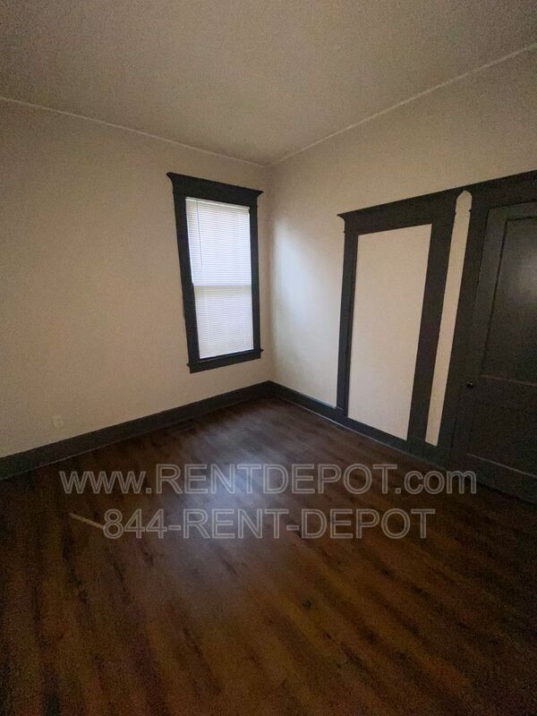 Building Photo - 613 Monroe Ave