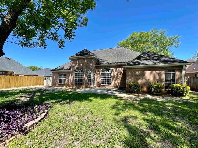 Building Photo - 103 Oros Point