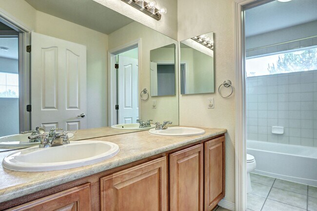 Building Photo - Convenient Castle Rock home on Culd-a-sac located in The Haven Neighborhood by Metzler Ranch!