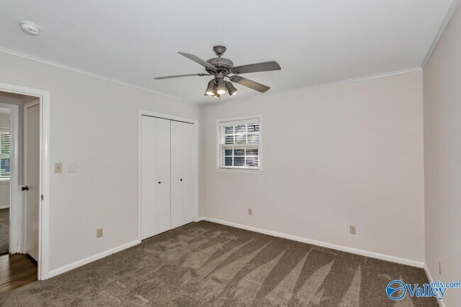 Building Photo - 2320 Rodgers Dr NE