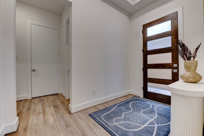 Building Photo - 3517 McIlhenny St