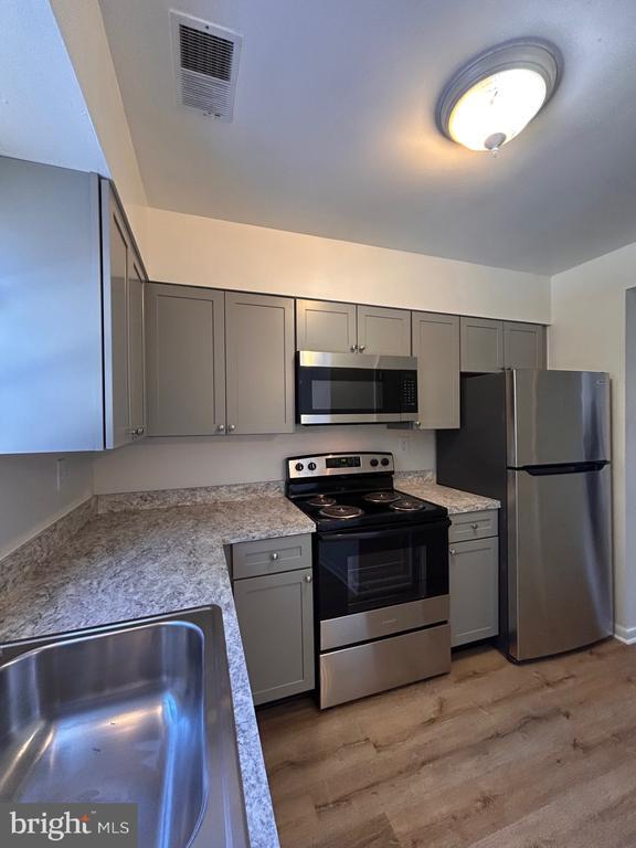 Building Photo - 63 Lexton Dr