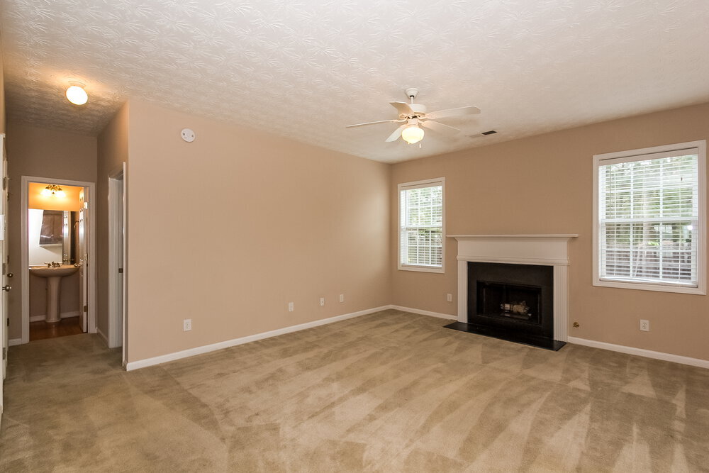 Building Photo - 1000 Maple Leaf Dr