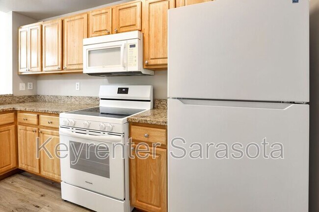 Building Photo - 5700 Bentgrass Dr