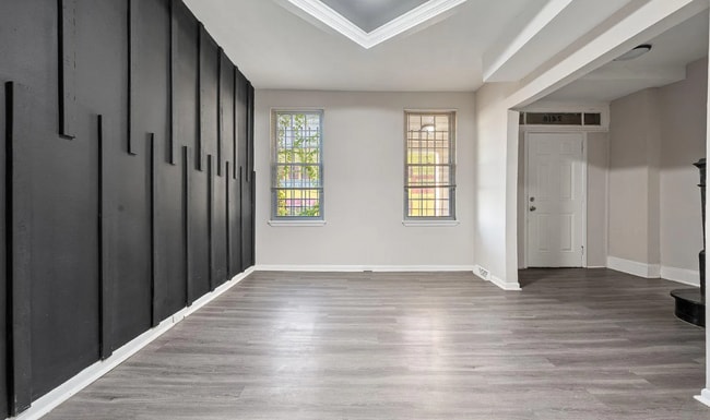 Building Photo - 281 W Franklin St