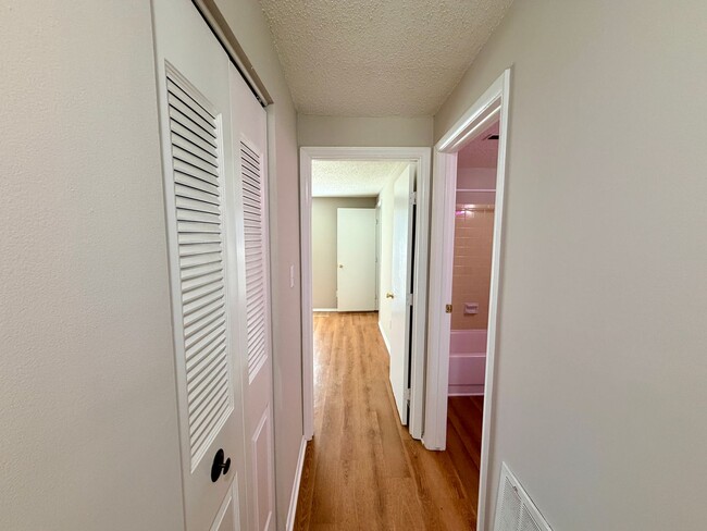 Building Photo - Large Lot; Fenced Backyard; No HOA
