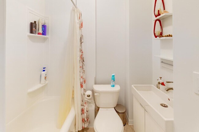 Building Photo - 1111 Washington St