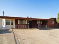 Building Photo - Adorable Single Level Northeast Home With Refrigerated Air Located In Quiet Neighborhood