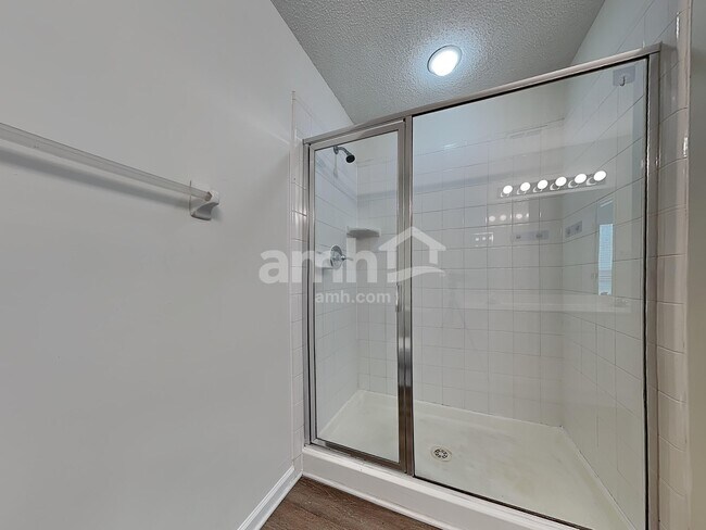 Building Photo - 2839 Oakglade Ct