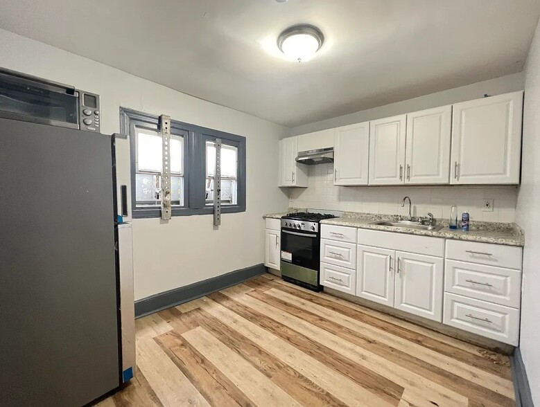 Building Photo - 93 Rose Ter