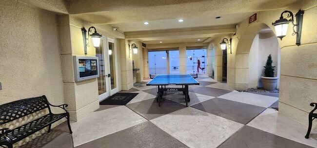 Building Photo - Fully furnished-full Sphere view